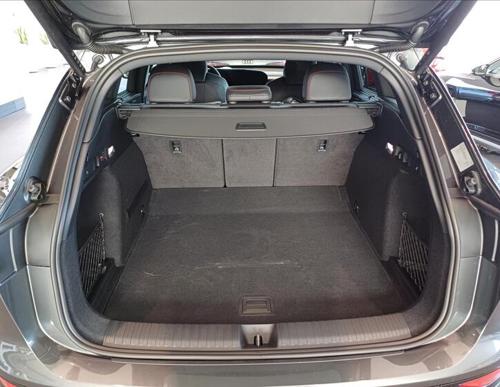 Audi Q6 11