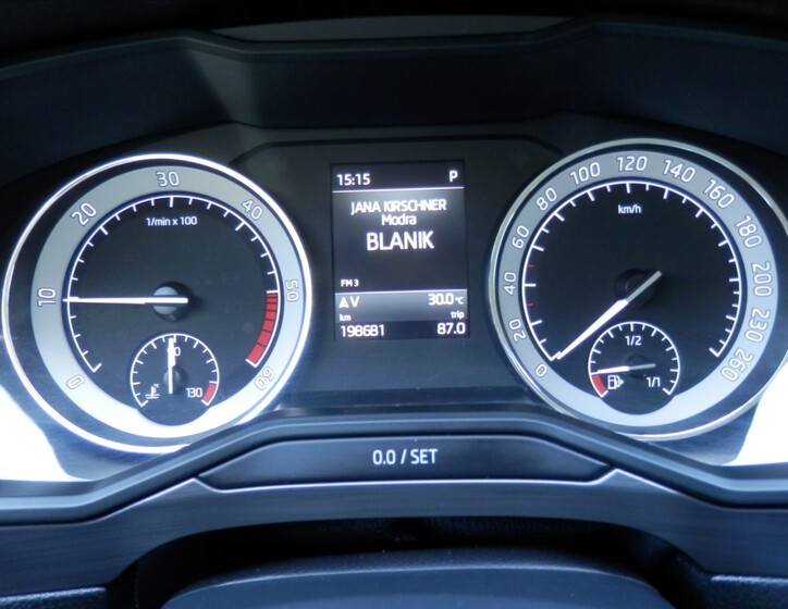 Škoda Superb 9