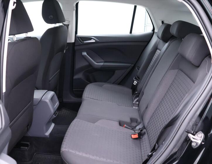 Volkswagen T-Cross 16