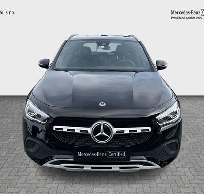 Mercedes-Benz GLA 8