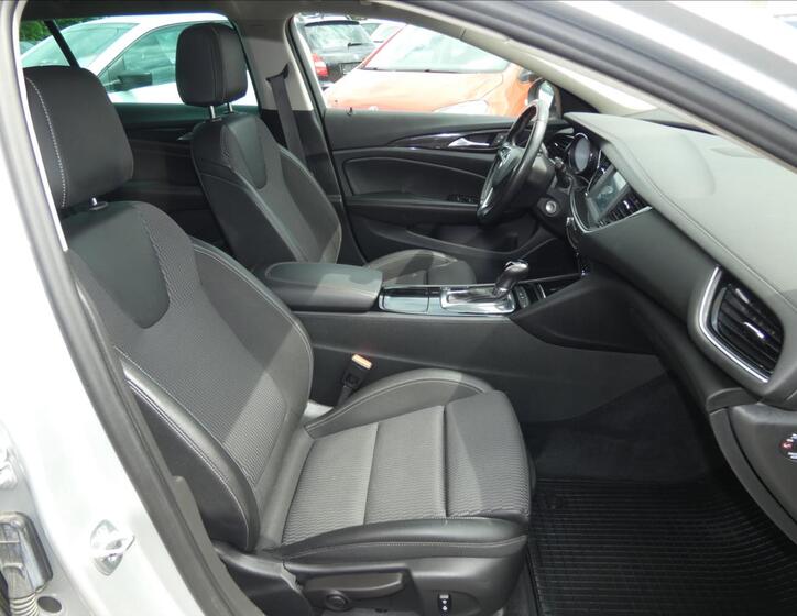 Opel Insignia 13