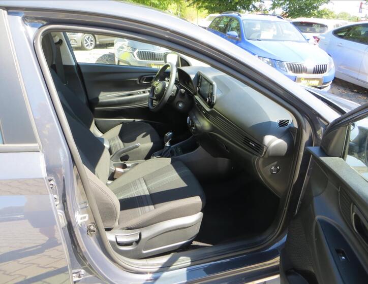 Hyundai i20 10