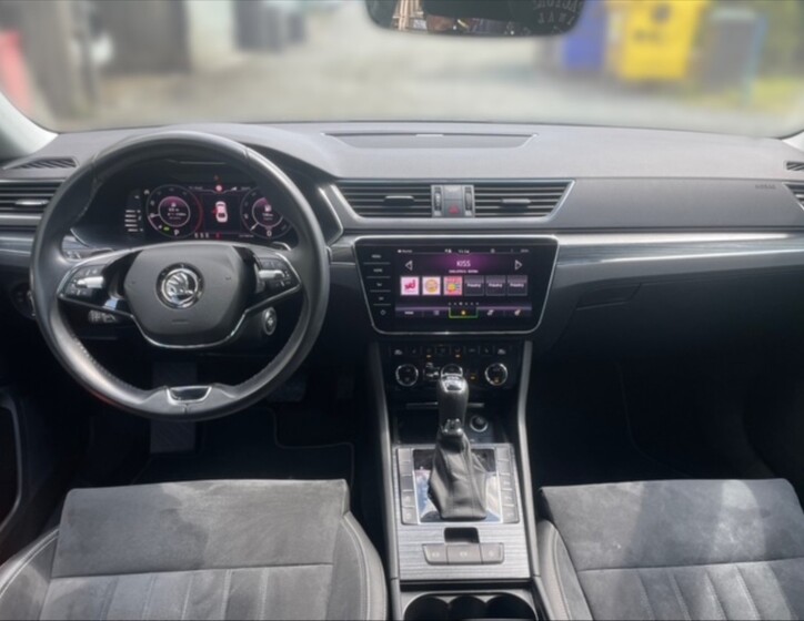 Škoda Superb 9