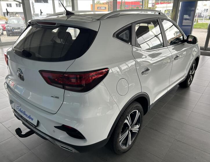 MG ZS 6