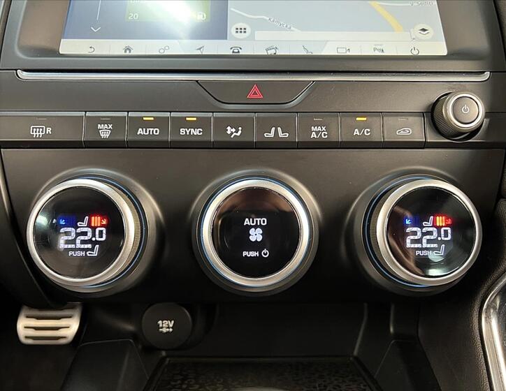 Jaguar E-Pace 20