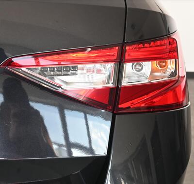 Škoda Superb 32