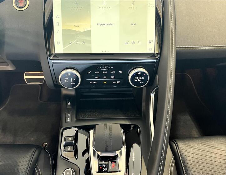 Jaguar E-Pace 14
