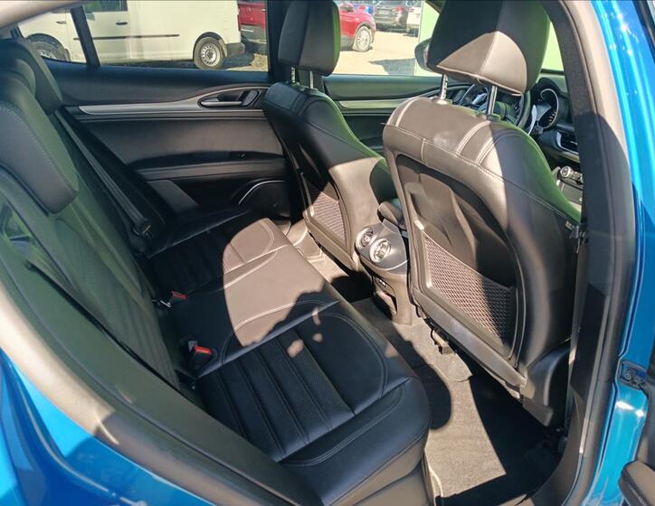 Alfa Romeo Stelvio 40