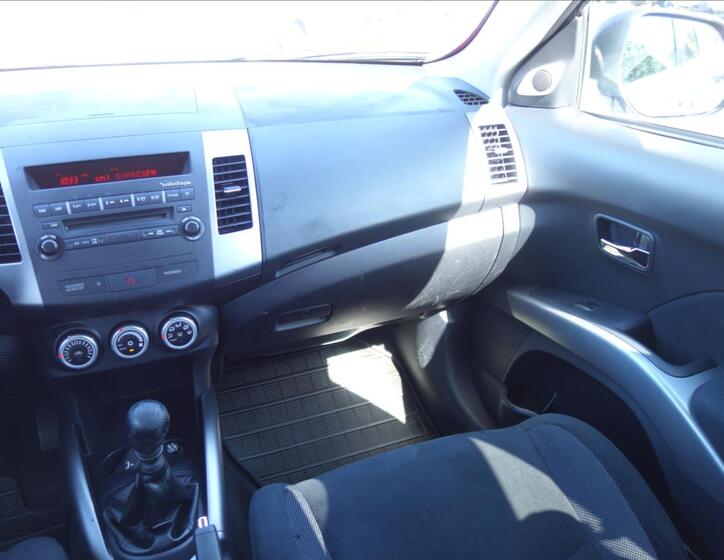 Mitsubishi Outlander 22