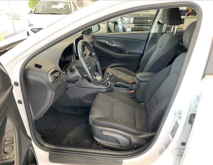 Hyundai i30 26