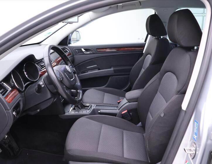 Škoda Superb 12