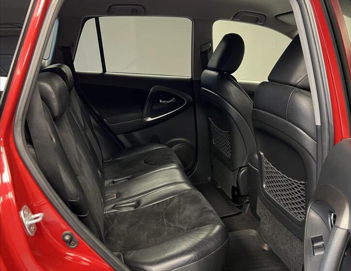 Toyota RAV4 13