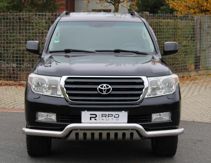 Toyota Land Cruiser 4