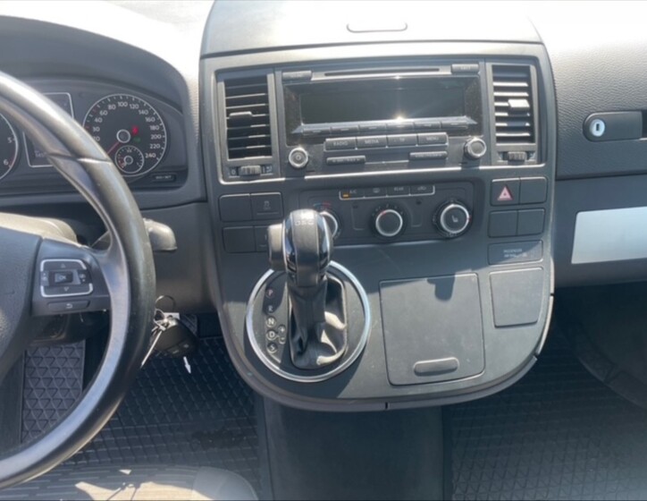 Volkswagen Multivan 10