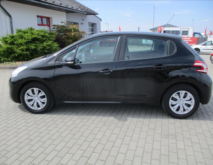 Peugeot 208 33