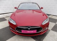 Tesla Model S 4