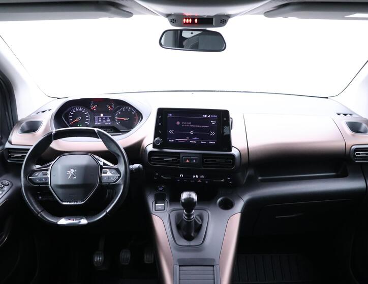 Peugeot Rifter 26