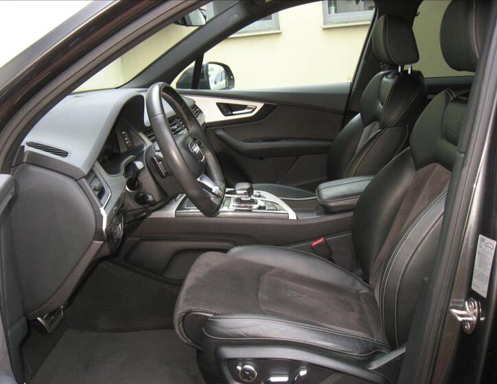Audi Q7 12
