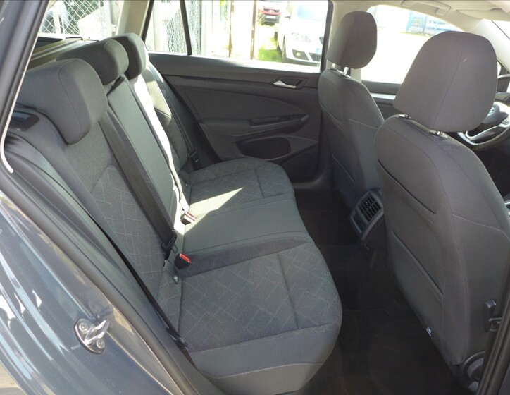 Volkswagen Golf 37
