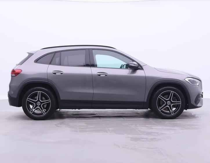 Mercedes-Benz GLA 7