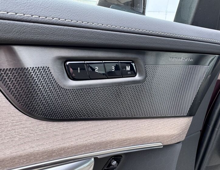 Volvo XC90 17