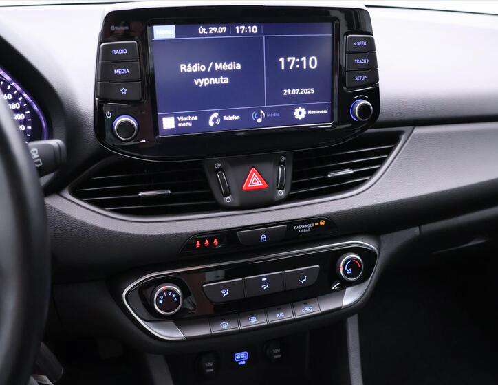 Hyundai i30 23