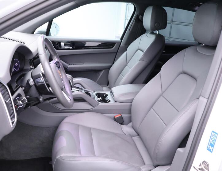 Porsche Cayenne 14