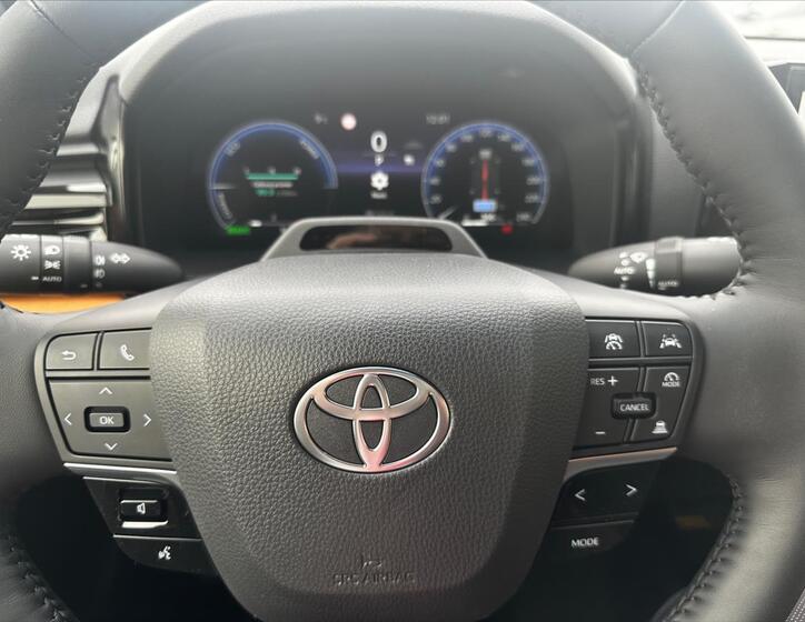 Toyota Camry 9