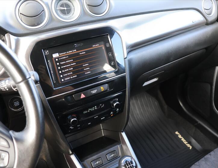 Suzuki Vitara 21