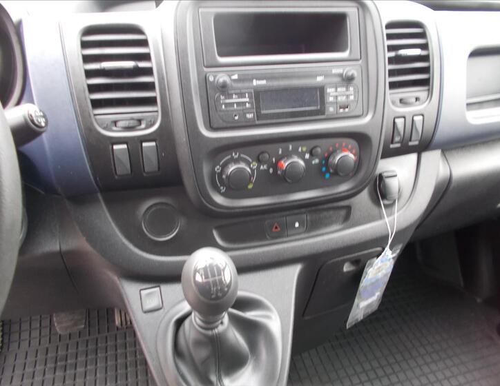 Opel Vivaro 24