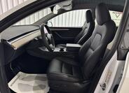 Tesla Model Y 24