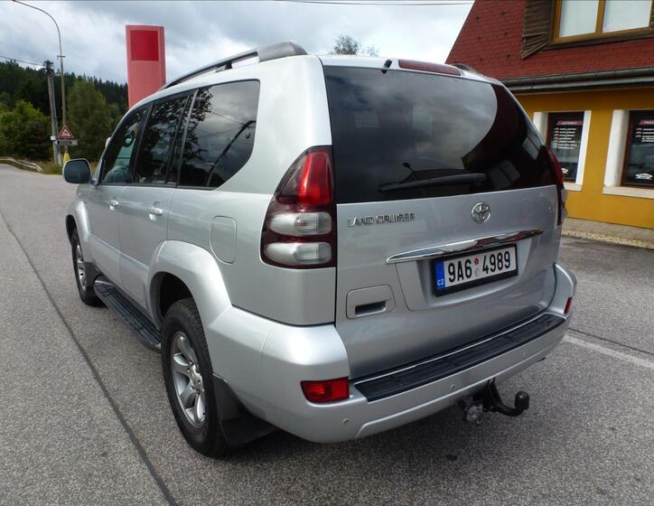 Toyota Land Cruiser 11