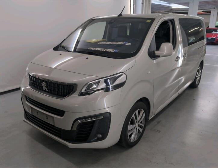 Peugeot Traveller 1