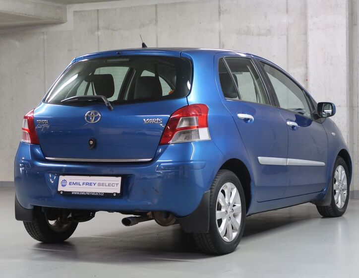 Toyota Yaris 5