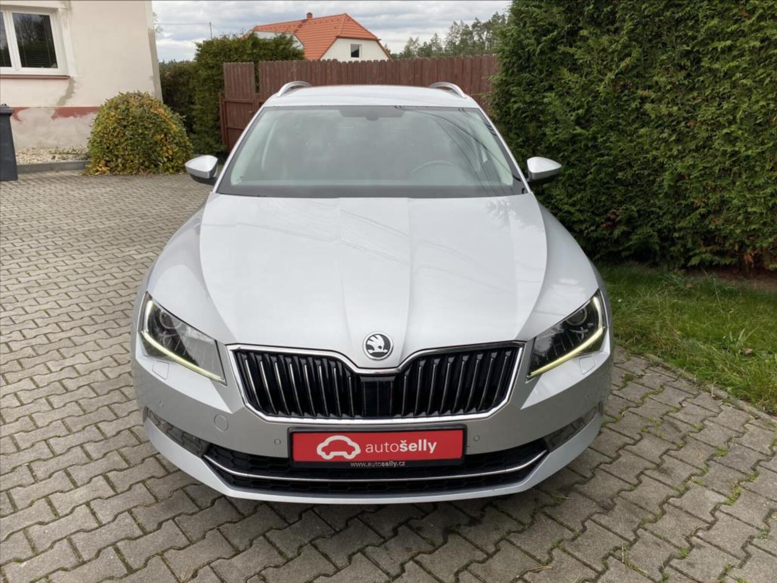 Škoda Superb 8
