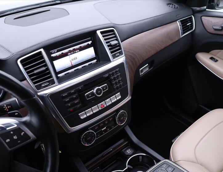 Mercedes-Benz GL 29