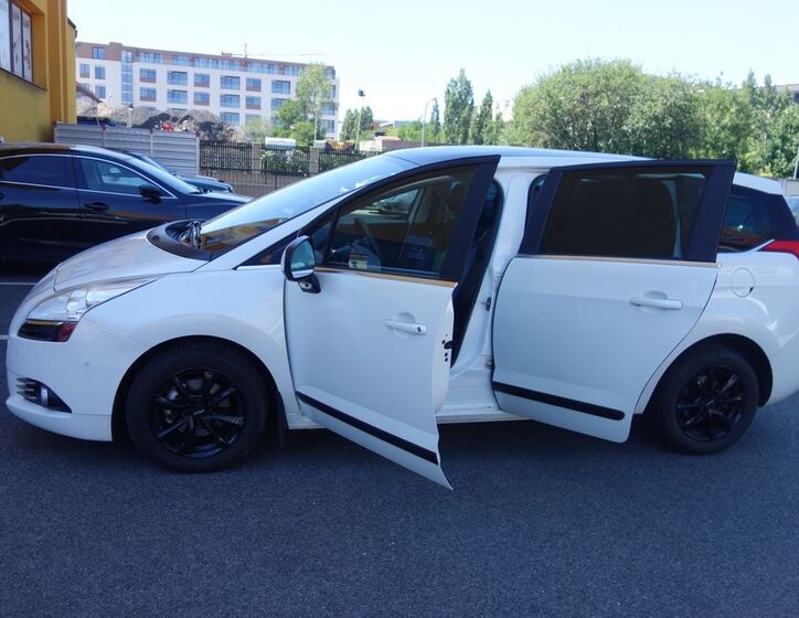 Peugeot 5008 14