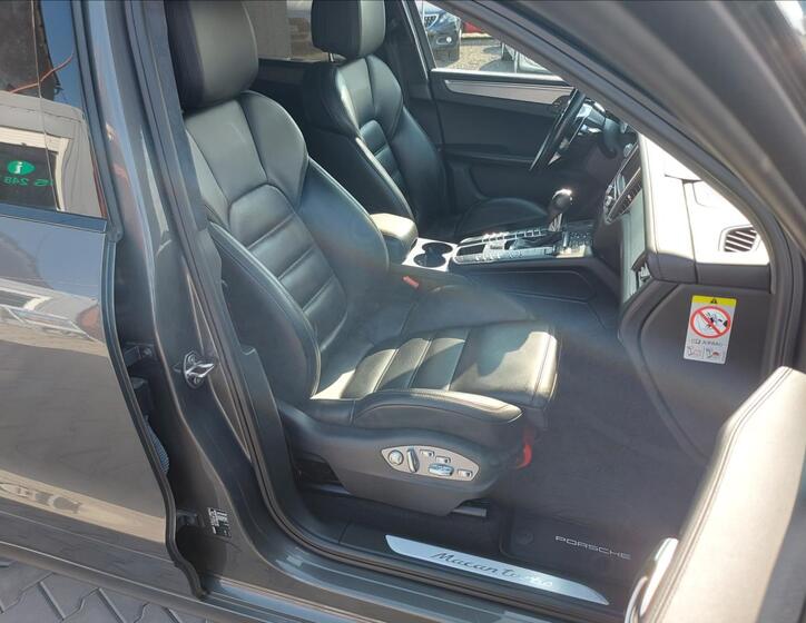 Porsche Macan 21