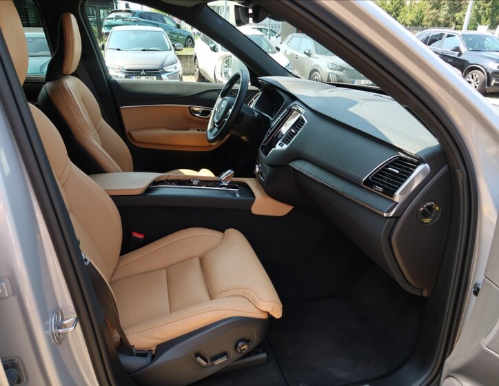 Volvo XC90 11
