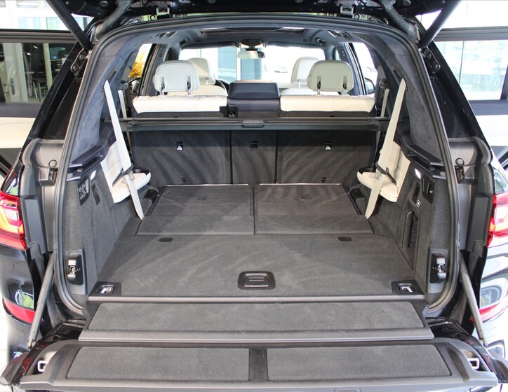 BMW X7 27