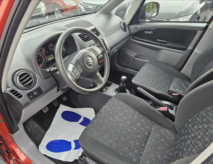 Suzuki SX4 10