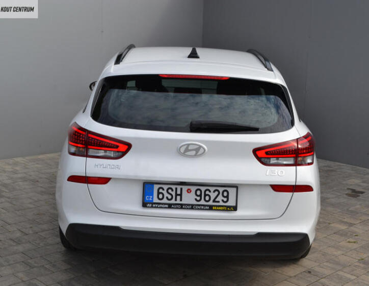 Hyundai i30 4