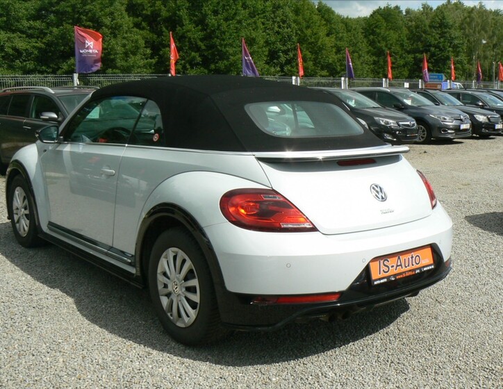 Volkswagen New Beetle 8