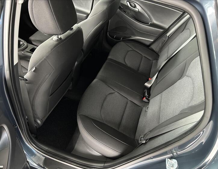 Hyundai i30 24
