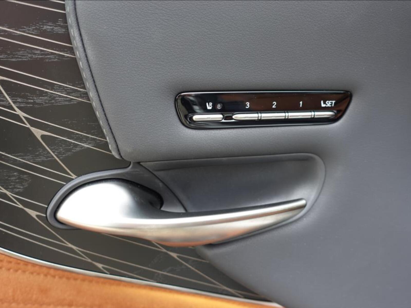 Lexus LS 500h 19