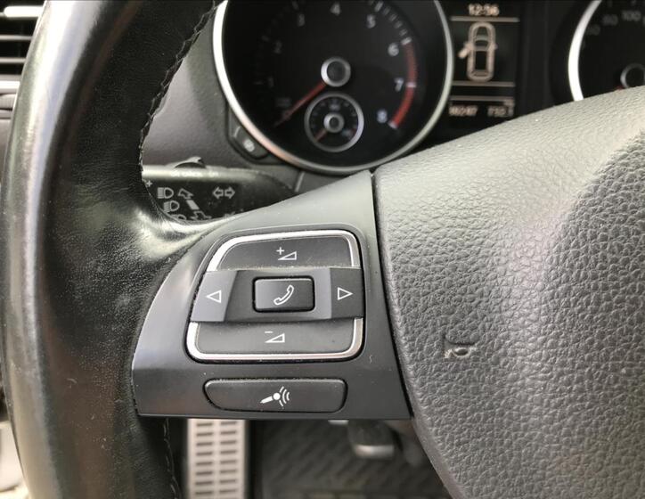 Volkswagen Golf 13
