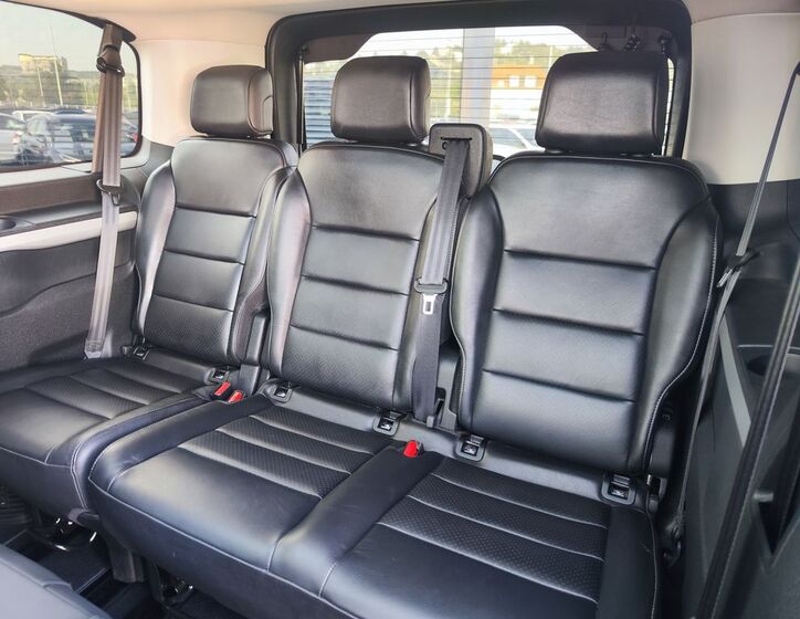 Peugeot Traveller 12