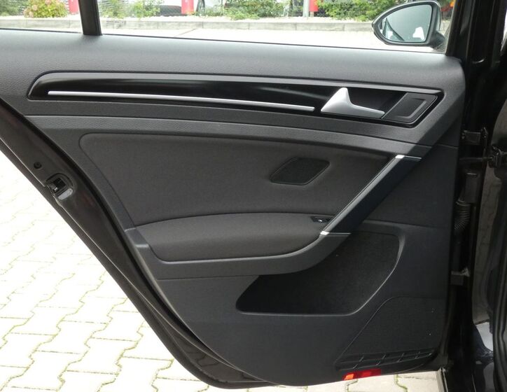 Volkswagen Golf 29