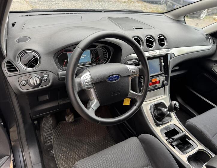 Ford S-MAX 26