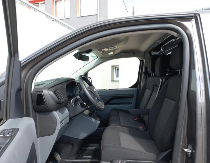 Toyota ProAce 8
